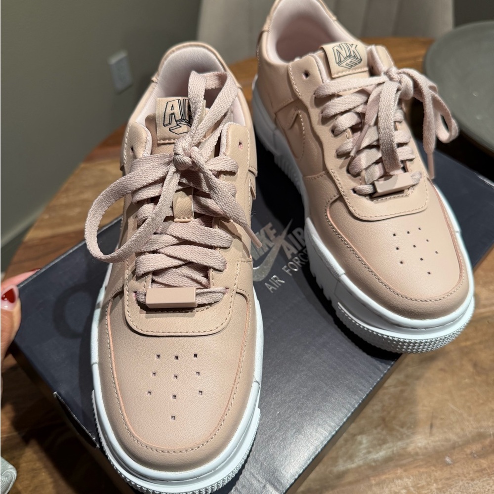 Nike Women's AF1 Pixel